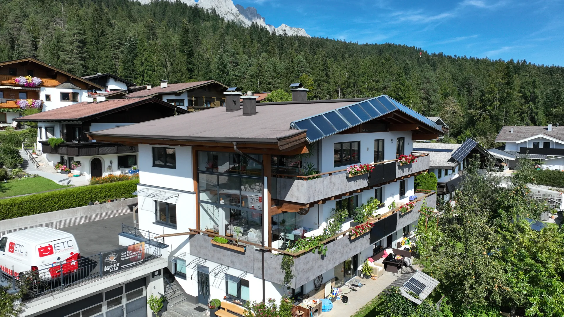 FALKENSITZ Apartment und Sunnseit Bräu Brauerei am selben Standort — vor dem Wilden Kaiser
